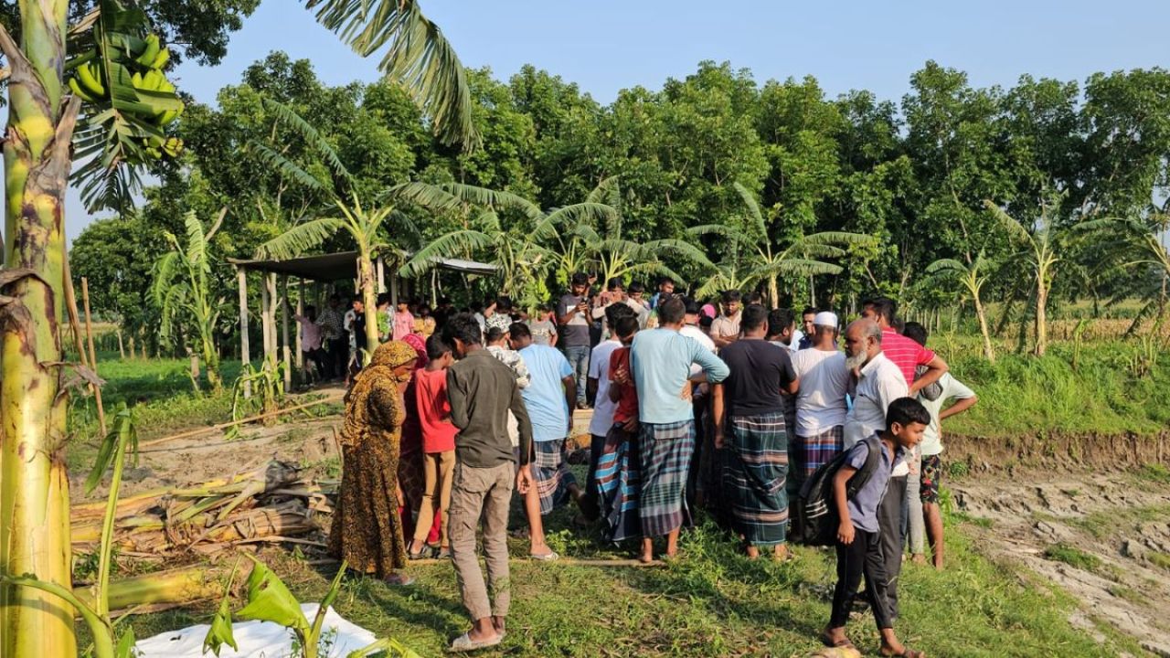 ফরিদপুরে মাটিচাপা অবস্থায় মা-মেয়ের লাশ উদ্ধার