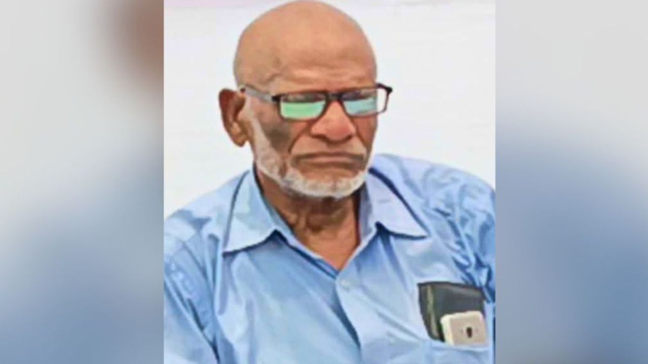 সভামঞ্চে ‘জয় বাংলা’ স্লোগান, ক্ষমা চাইতে হলো বীর মুক্তিযোদ্ধাকে
