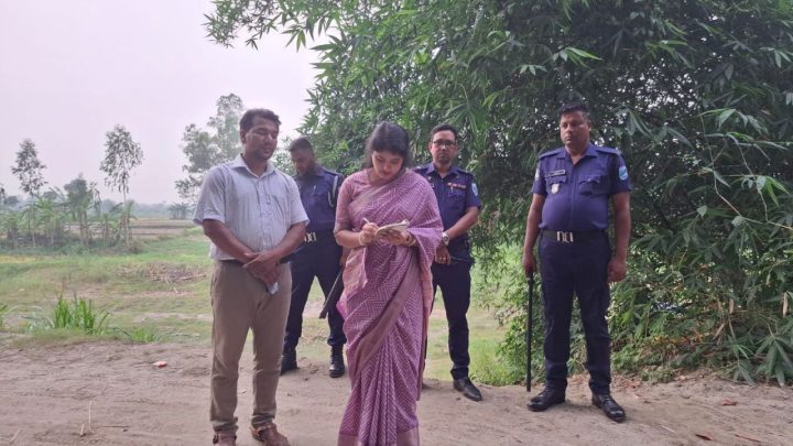 সাটুরিয়ায় এক ‘নদীখেকোর’ দেড় লাখ টাকা জরিমানা