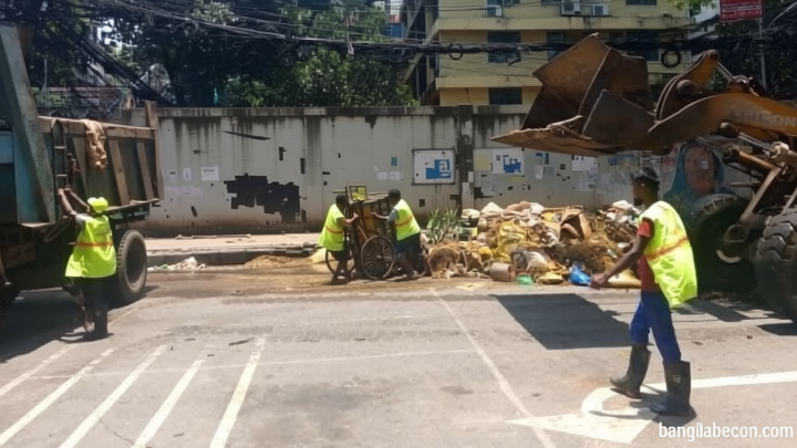 ৮ ঘণ্টায় ৫৪ হাজার টন বর্জ্য অপসারণে ব্যস্ত ৩১ হাজার কর্মী