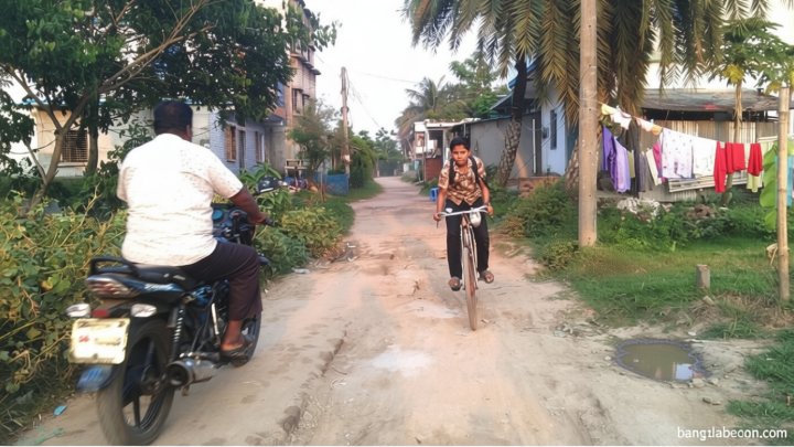 ডুমুরিয়ায় ইউপি চেয়ারম্যানের বিরুদ্ধে অর্থ লোপাটের অভিযোগ