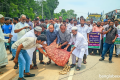 ভাড়া বৃদ্ধিতে ক্ষুব্ধ চাষিদের মহাসড়ক অবরোধ