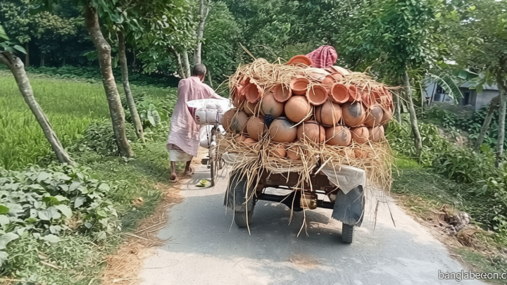 তারাগঞ্জে বিলুপ্তির পথে ঐতিহ্যবাহী মৃৎশিল্প | সংবাদ