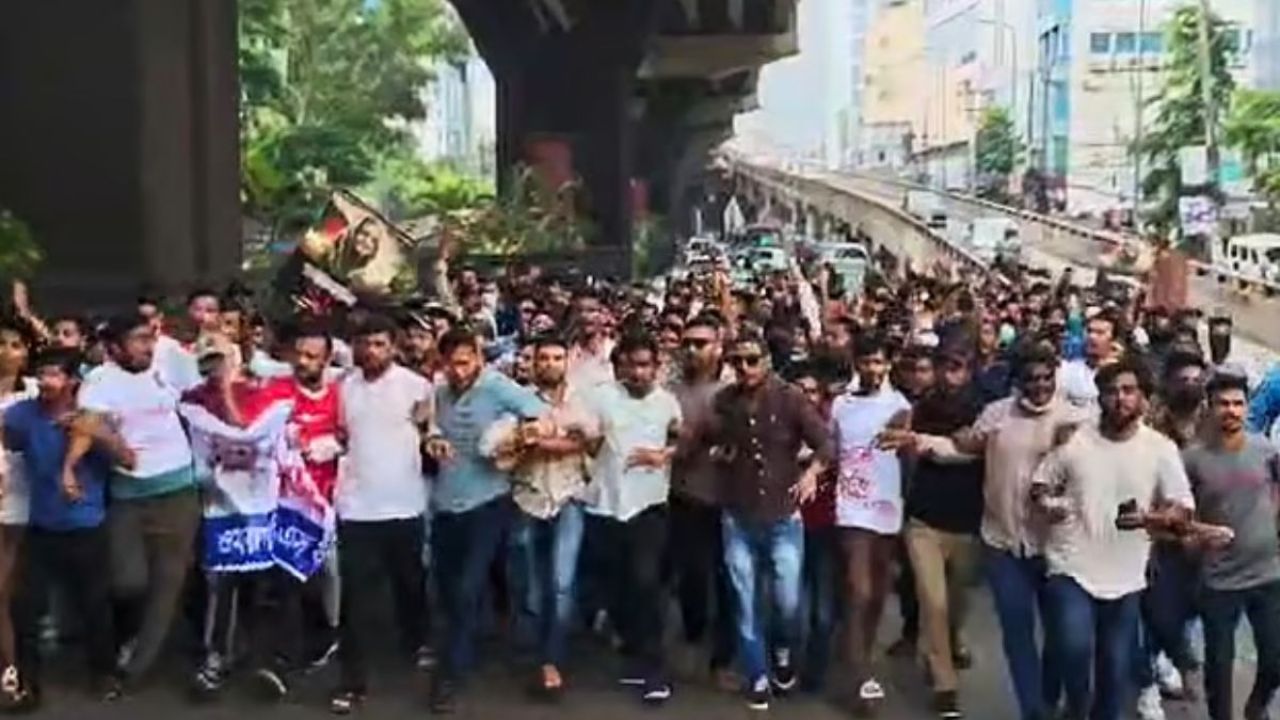 চট্টগ্রাম ও শরীয়তপুরে নিষিদ্ধ ছাত্রলীগ-স্বেচ্ছাসেবক লীগের ঝটিকা মিছিল