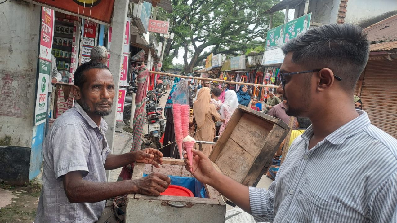 আইসক্রিমের বাক্সে সন্তানদের বড় হওয়ার স্বপ্ন