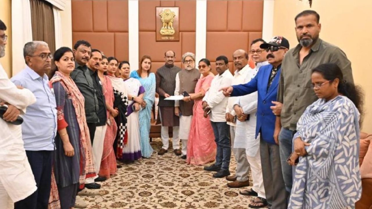 তৃণমূল ভাঙনে বিস্ফোরণ!