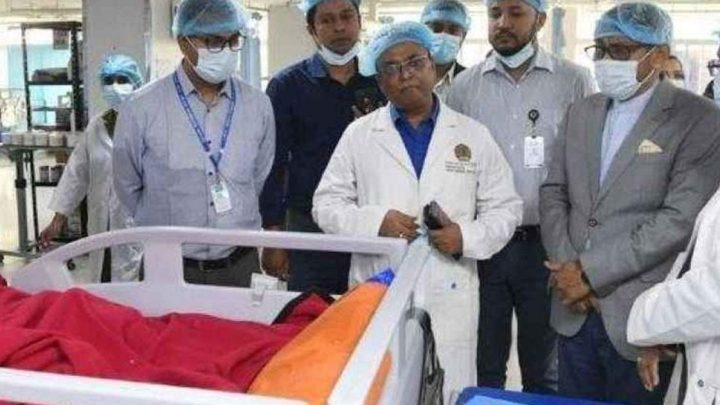 সেলুনে বিস্ফোরণ: দগ্ধদের দেখতে হাসপাতালে স্বাস্থ্যমন্ত্রী | সংবাদ