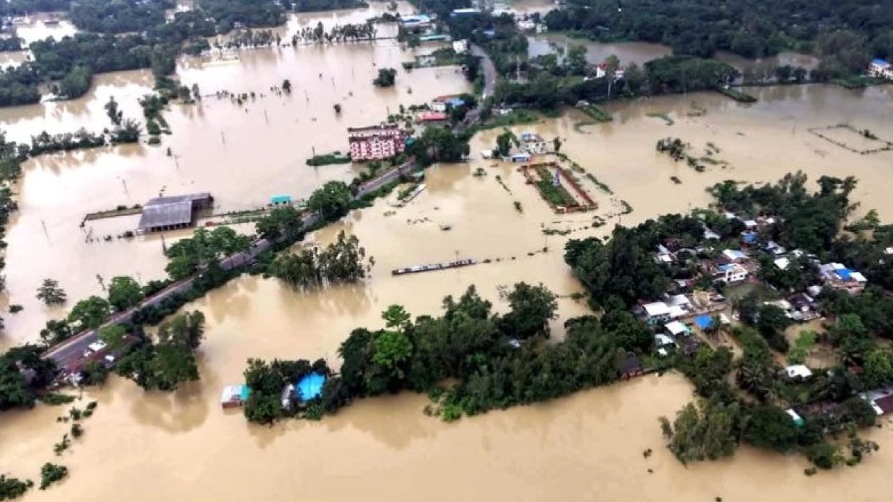 চট্টগ্রামের ১৫ উপজেলা প্লাবিত, পানিবন্দি সাড়ে ৭ লাখ