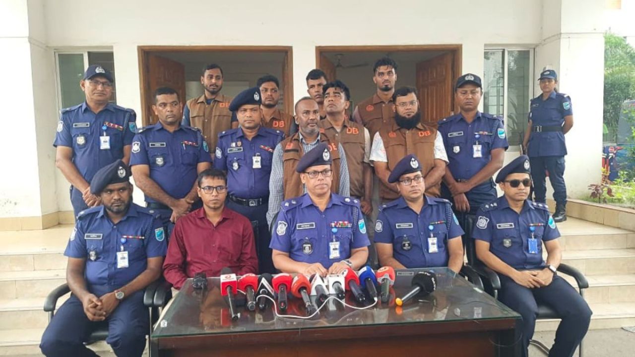 মুন্সীগঞ্জে ৫ মোটরসাইকেলসহ চোর চক্রের ৩ সদস্য গ্রেপ্তার