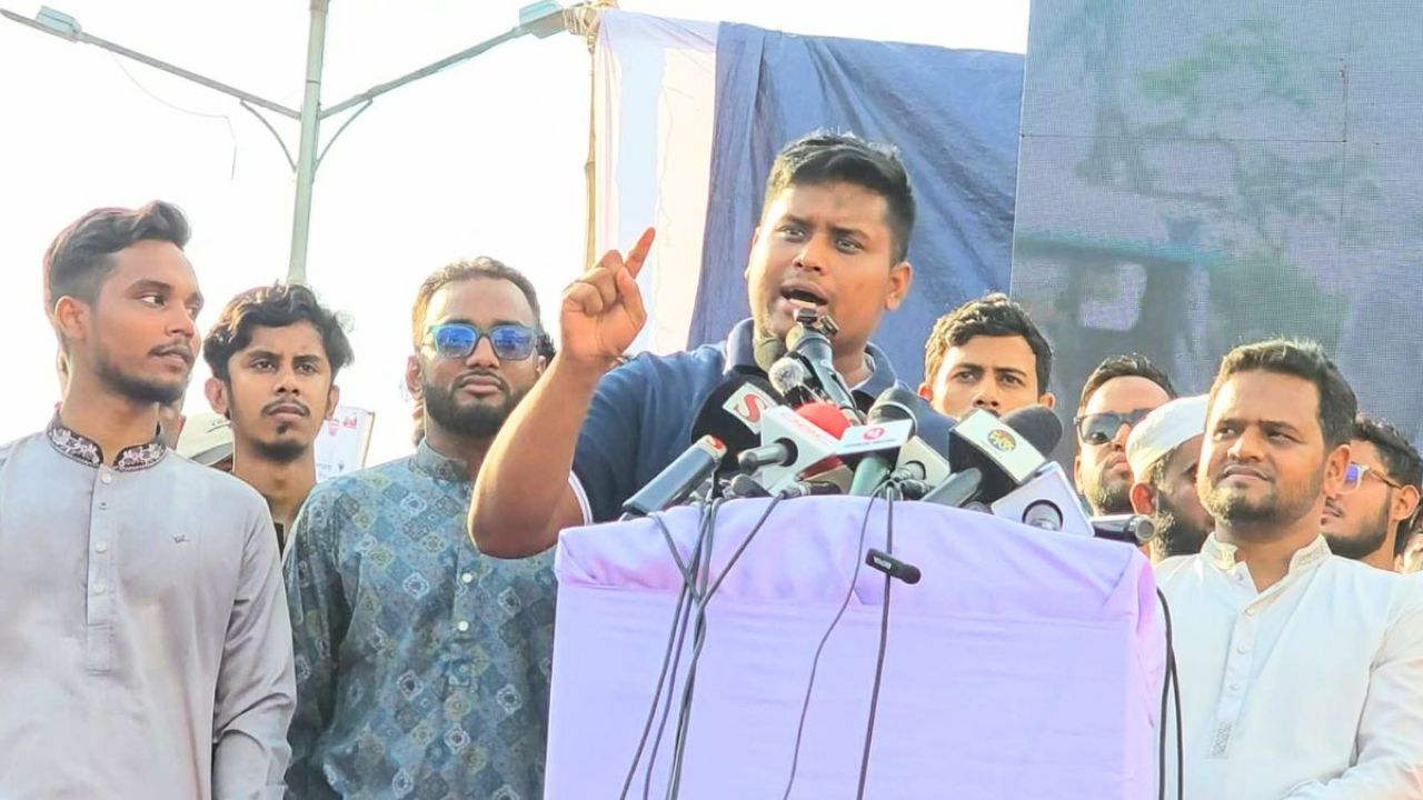 শিক্ষামন্ত্রী ‘স্ট্যান্টবাজি ও টেন্ডারবাজিতে ওস্তাদ’ : হাসনাত আবদুল্লাহ