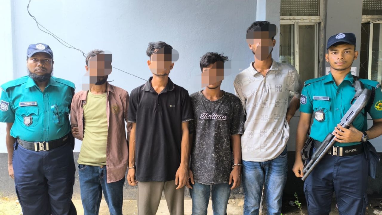 চট্টগ্রামে ২ কোটি টাকা চেয়ে প্রতিষ্ঠানে হামলা, গ্রেপ্তার ৮ সন্ত্রাসী