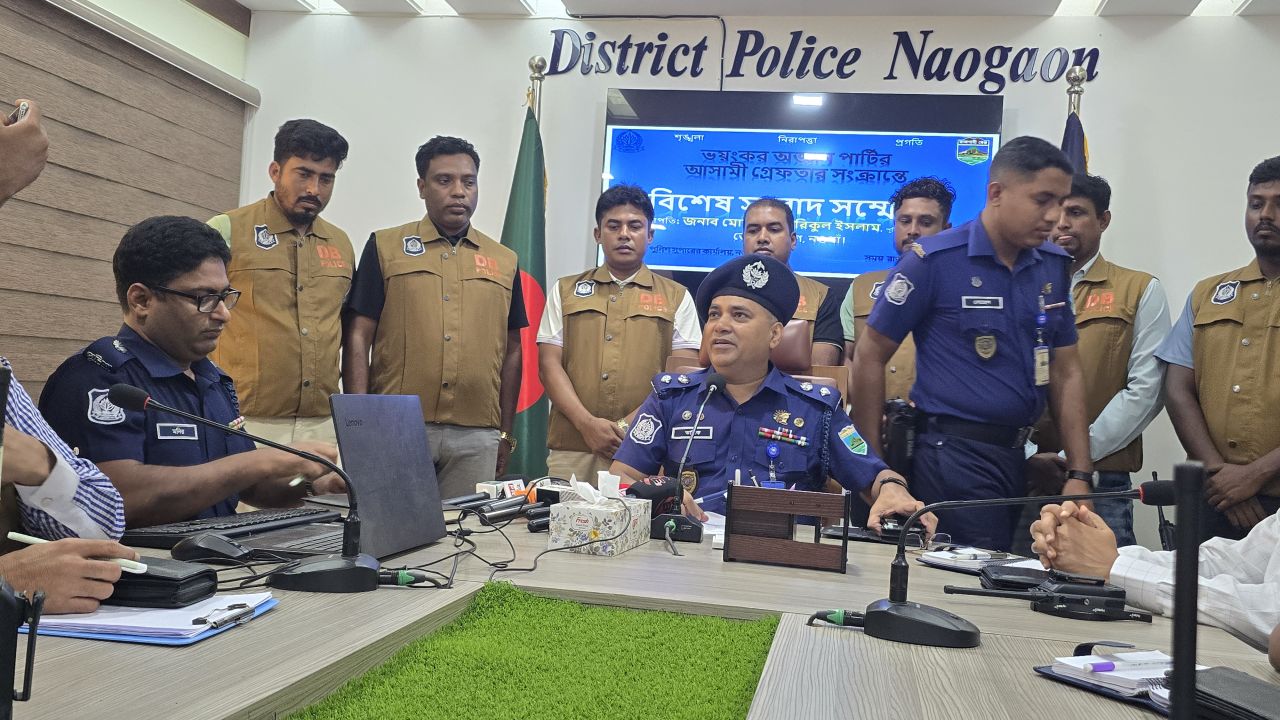 নওগাঁয় অধ্যক্ষের স্ত্রীর মৃত্যু রহস্য উন্মোচন