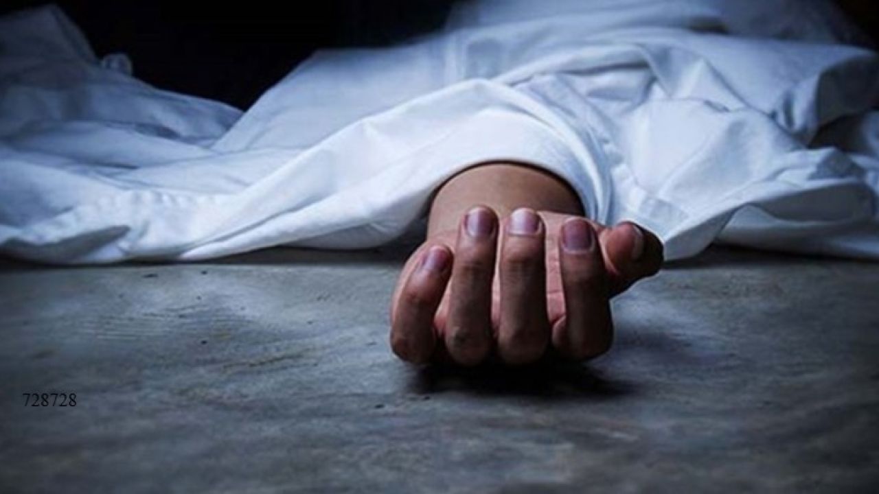 বারান্দায় গৃহবধূর লাশ, পাশেই কাঁদছিল ৩ মাসের শিশু