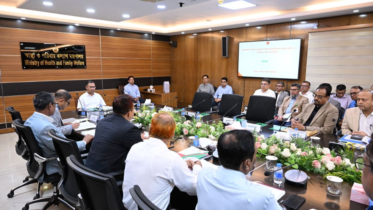 প্রান্তিক মানুষের স্বাস্থ্যসেবা নিশ্চিতে প্রধানমন্ত্রীর কঠোর নির্দেশনা, অবহেলায় শাস্তির হুঁশিয়ারি