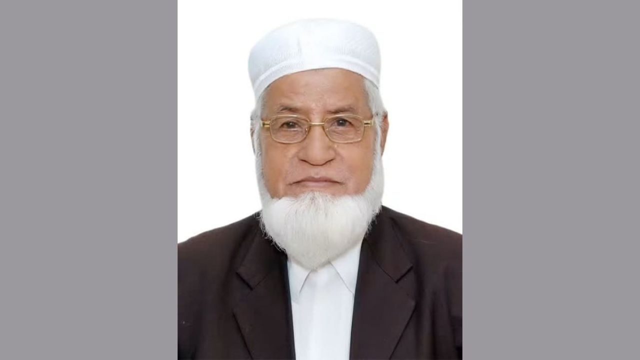 আদালতে মামলা লড়ার সময় প্রবীণ আইনজীবীর মৃত্যু