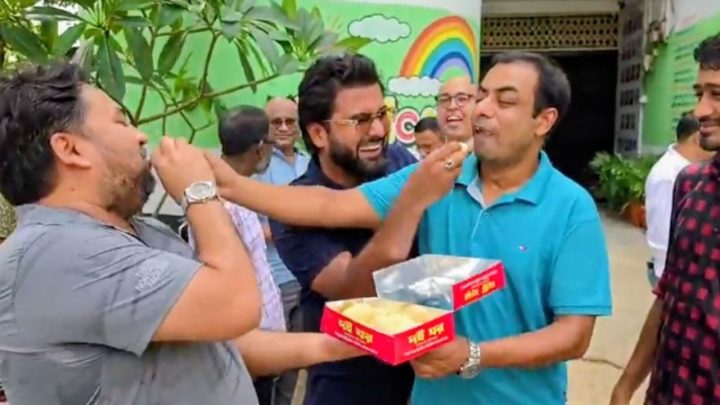 রাষ্ট্রপতি হচ্ছেন মির্জা ফখরুল, ঠাকুরগাঁওয়ে আনন্দের বন্যা