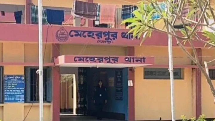 মেহেরপুরে বোমাতঙ্ক, বক্স থেকে বাজল বঙ্গবন্ধুর ভাষণ